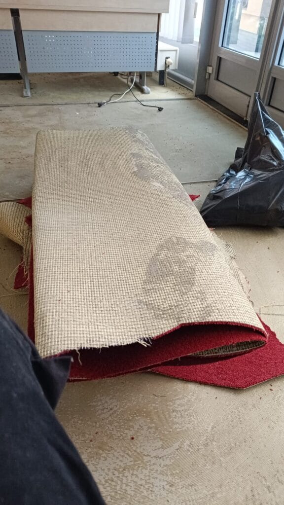 Kanceláře po havárii vody