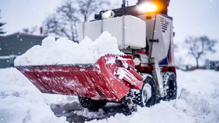 Move_Piles_Of_Snow_With_This_Bucket Move_Piles_Of_Snow_With_This_Bucket